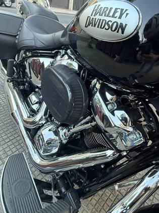 HARLEY-DAVIDSON SOFTAIL HERITAGE CLASSIC 114 